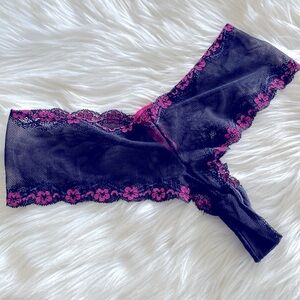 Victoria’s Secret Y2K black and pink netting lace hip hugger thong